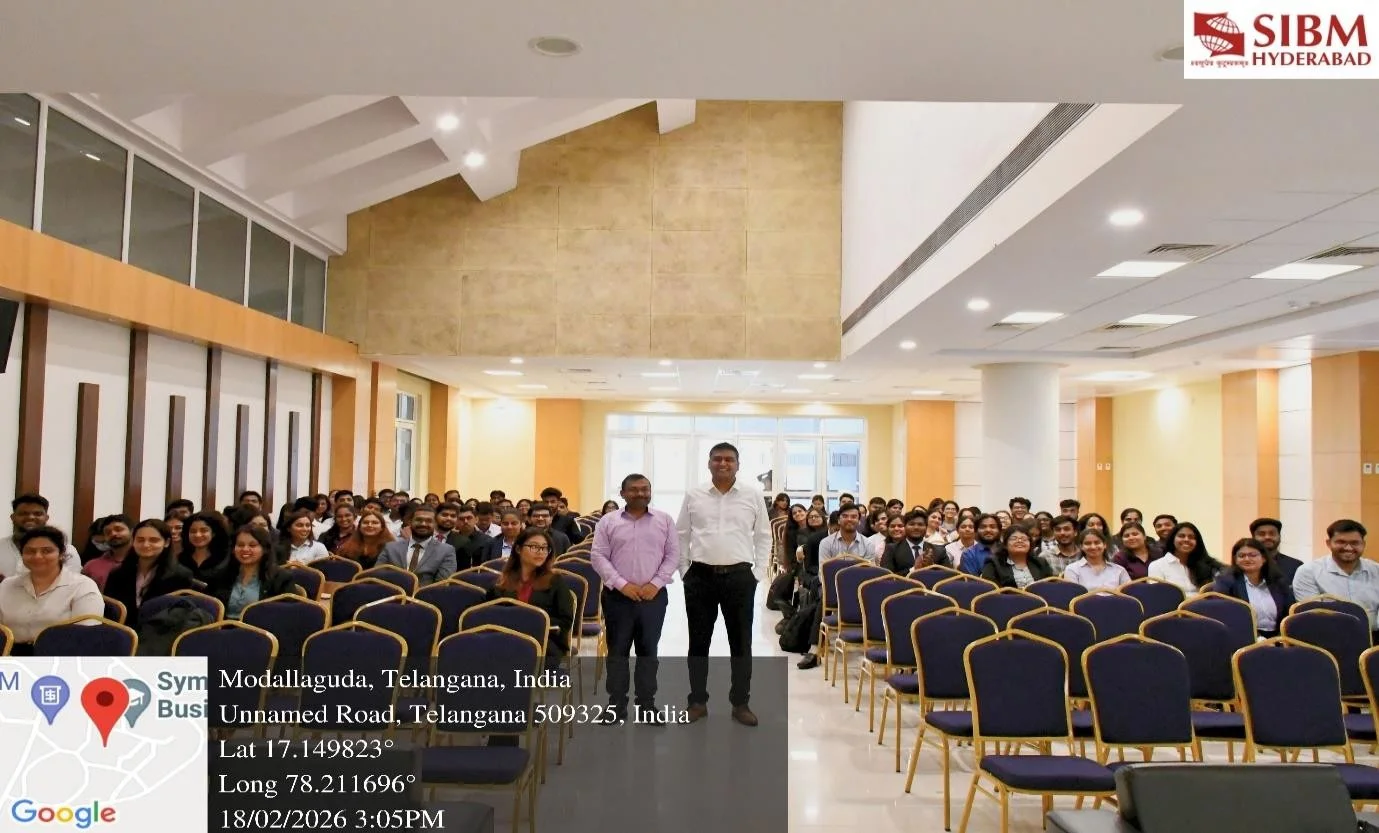 Group_Photograph_with_MBA_Students