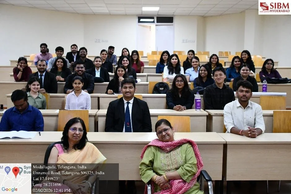 Group Photograph with MBA Students