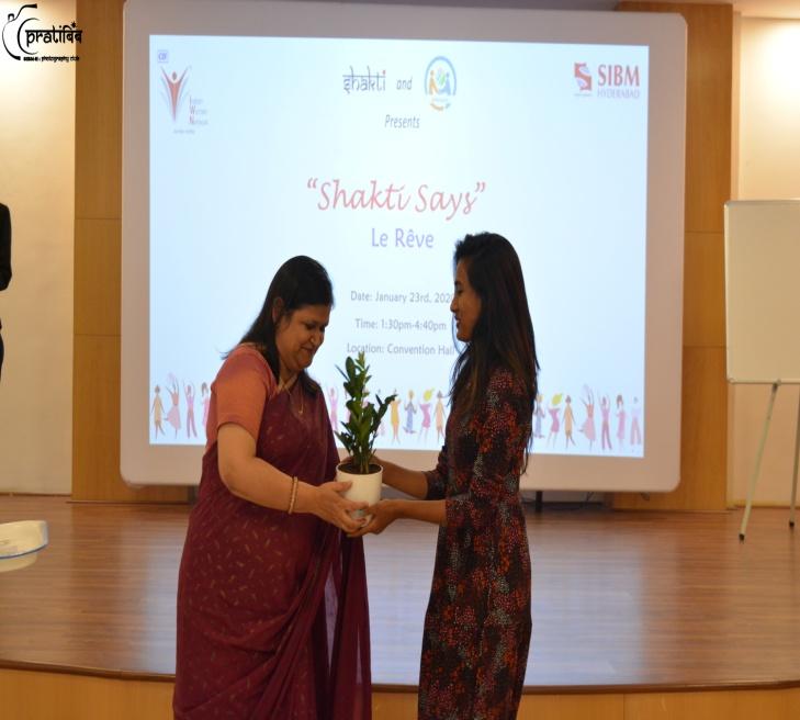 Felicitation of  guest - SIBM-H