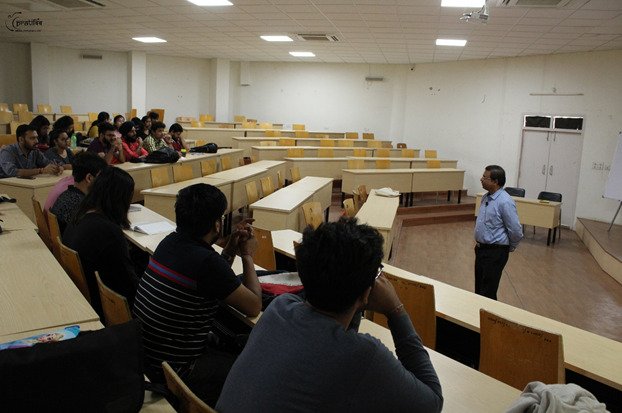 Mr. Raja Bhushan is discussing with our Finance specialization students