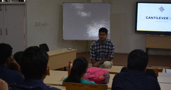 Mr. Mundhra addressing SIBM students