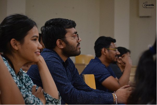 SIBM students in guest lecture