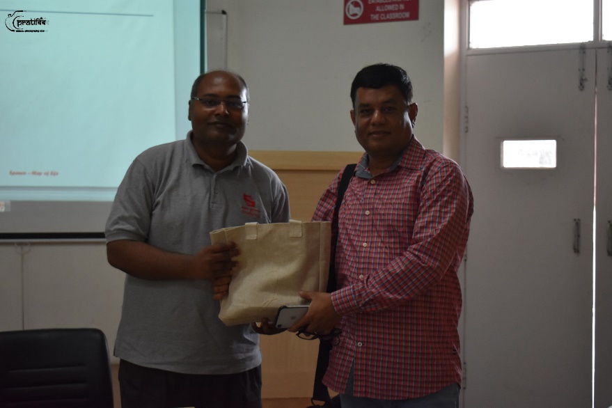 Dr. Ramkrishna Dikkatwar felicitated the guest Mr. Ajit Jain