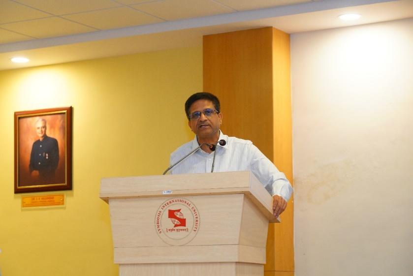 Dr. Rajiv addressing students at SIBM Hyderabad