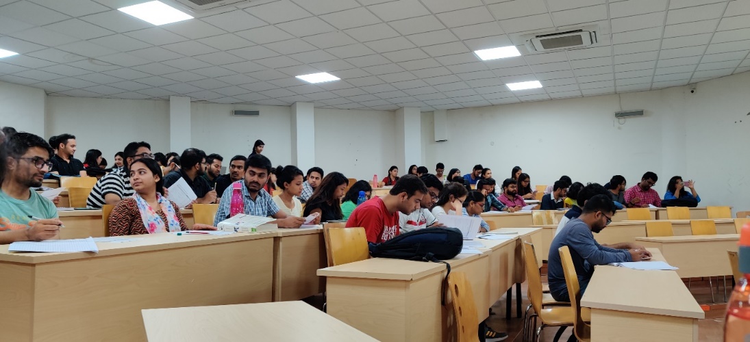 SIBM-H student in guest lecture