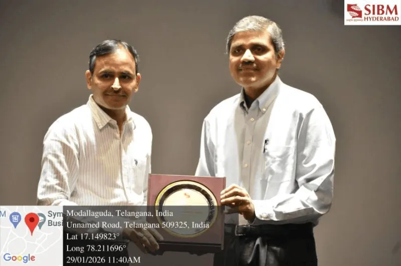 Felicitation of Mr. Prashanth Vasu by Dr. Hariprasad Soni